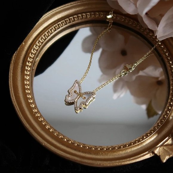 NEW Yellow Gold Diamond Shell Butterfly Necklace - Picture 7 of 10